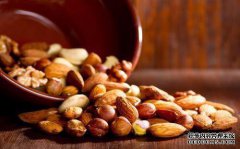 吃坚果比使用这些方法更好。婴儿变得更好不再