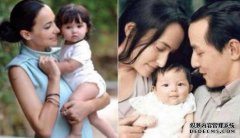 吴燕祖走进口袋，吴飞然跳到父亲身后，运动自