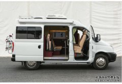 [图]实拍上汽大通RV80 RV带大床的标准房